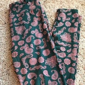 Lularoe OS leggings.